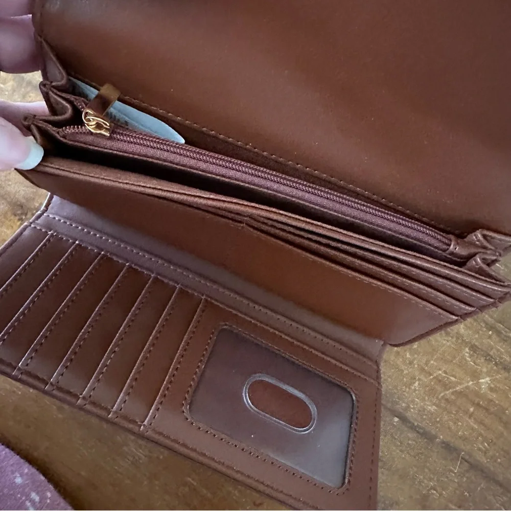 Fossil Brown Leather Wallet Classic Design‎